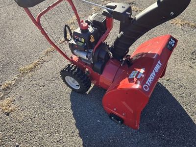 TROY - BILT 24" snowblower