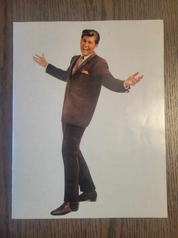 1966 Vintage Wayne Newton Booklet with Original 45