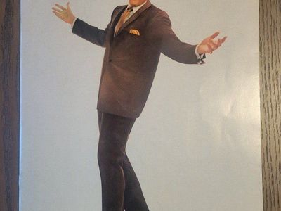 1966 Vintage Wayne Newton Booklet with Original 45
