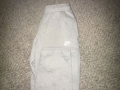 Grey Nike sweat pants (M)
