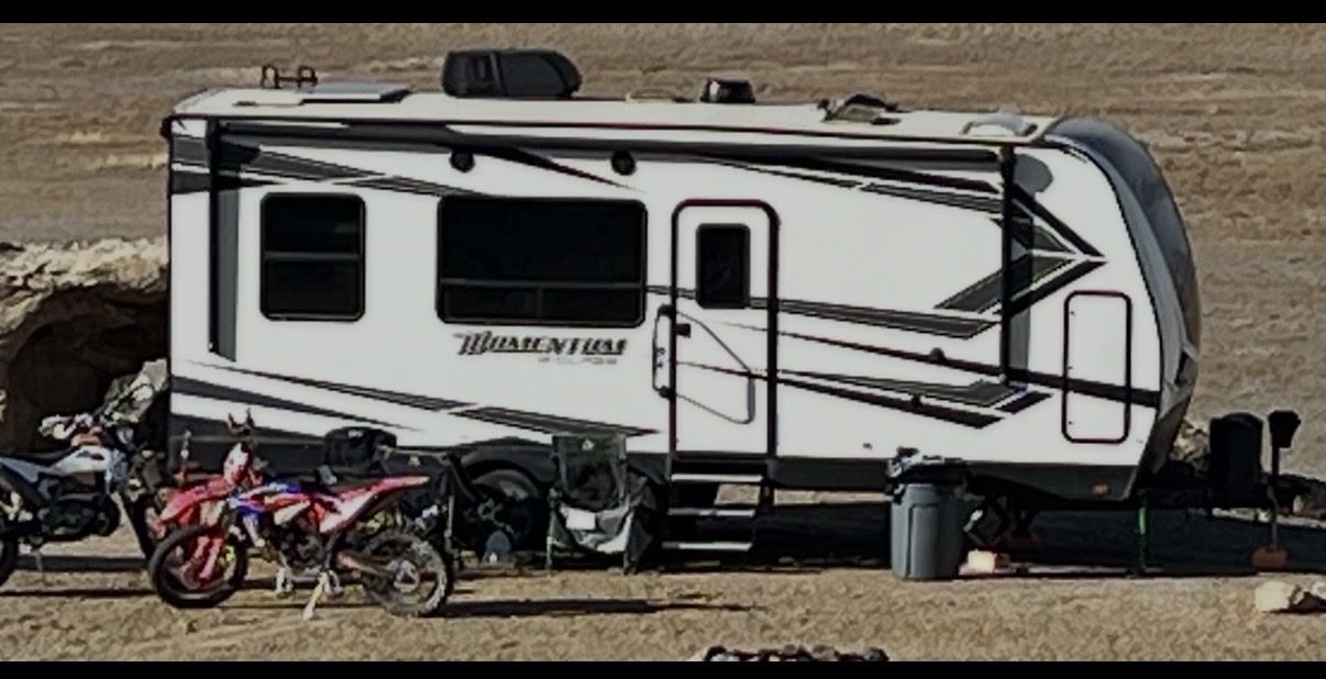 2021 Grand Design Momentum G-Class 21G Toy Hauler – Excellent Condition