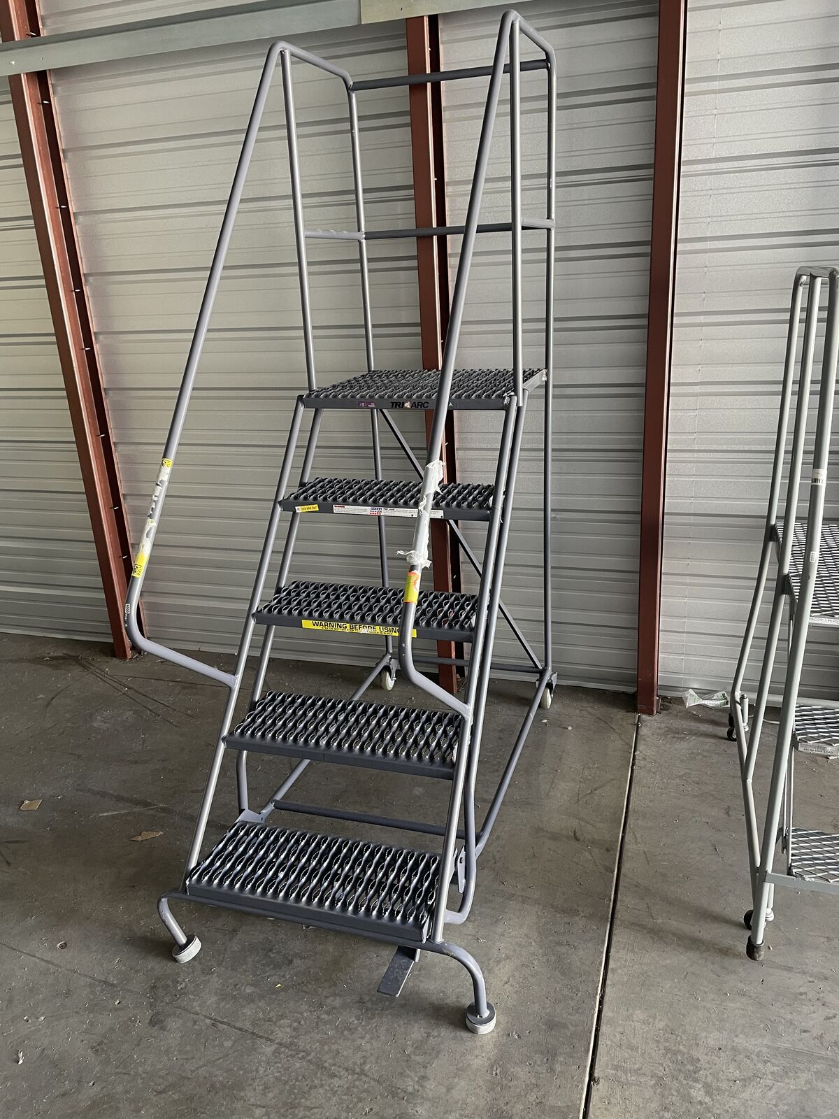 5 Step Rolling Warehouse Platform Ladder 0005