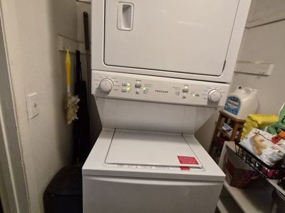 AMAZING STACKABLE WASHER AND DRYER COMBO
