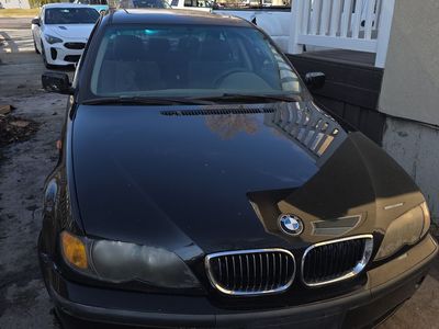 BMW 3 Series Black Sedan - Classic Style, Project Car Potential