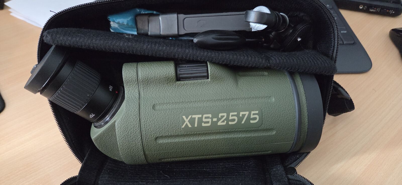 Burris Xtreme Tactical Spotting Scope 25-75x 70mm Rubber Armored Green