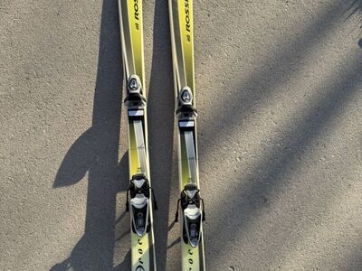Rossignol r o c 10.6 Short Cut Downhill skis with Axium Bindings 160