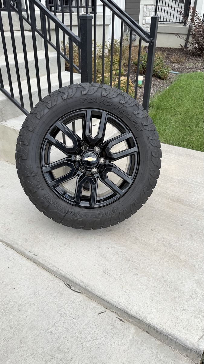 Chevy Silverado 1500 Tahoe Suburban Rims and Tires 275/60R20 Toyo
