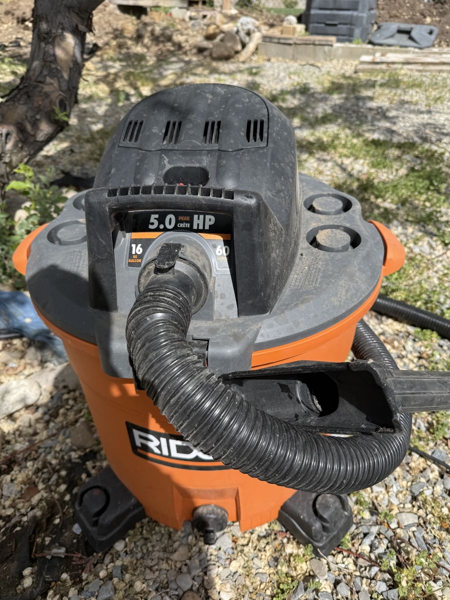 16 Gallon shop vac