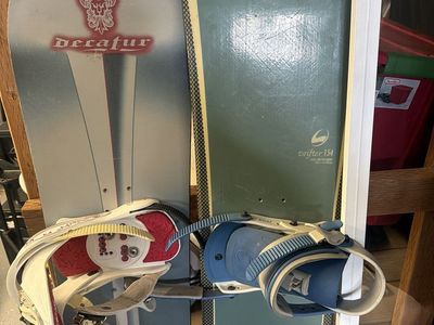 Decafur Drifter 154 Snowboard with Bindings - Used Snowboard