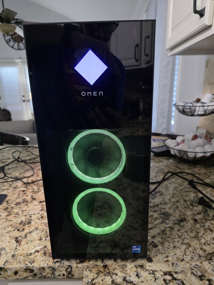 HP OMEN 40L, Intel i7-12700K, 32GB RAM, 1TB SSD, RTX 3080 + Samsung Odyssey G3 27" 1ms Gaming Monitor $1,000