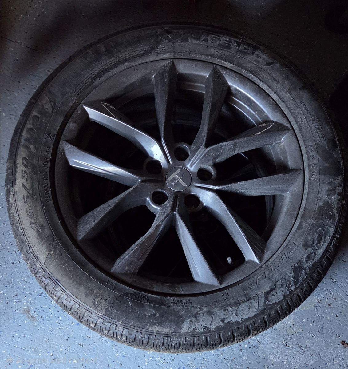 Tesla Model X winter wheel set