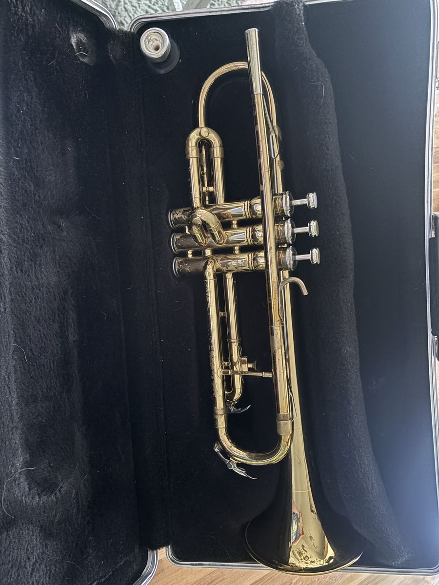 King 600 brass trumpet in great shape!