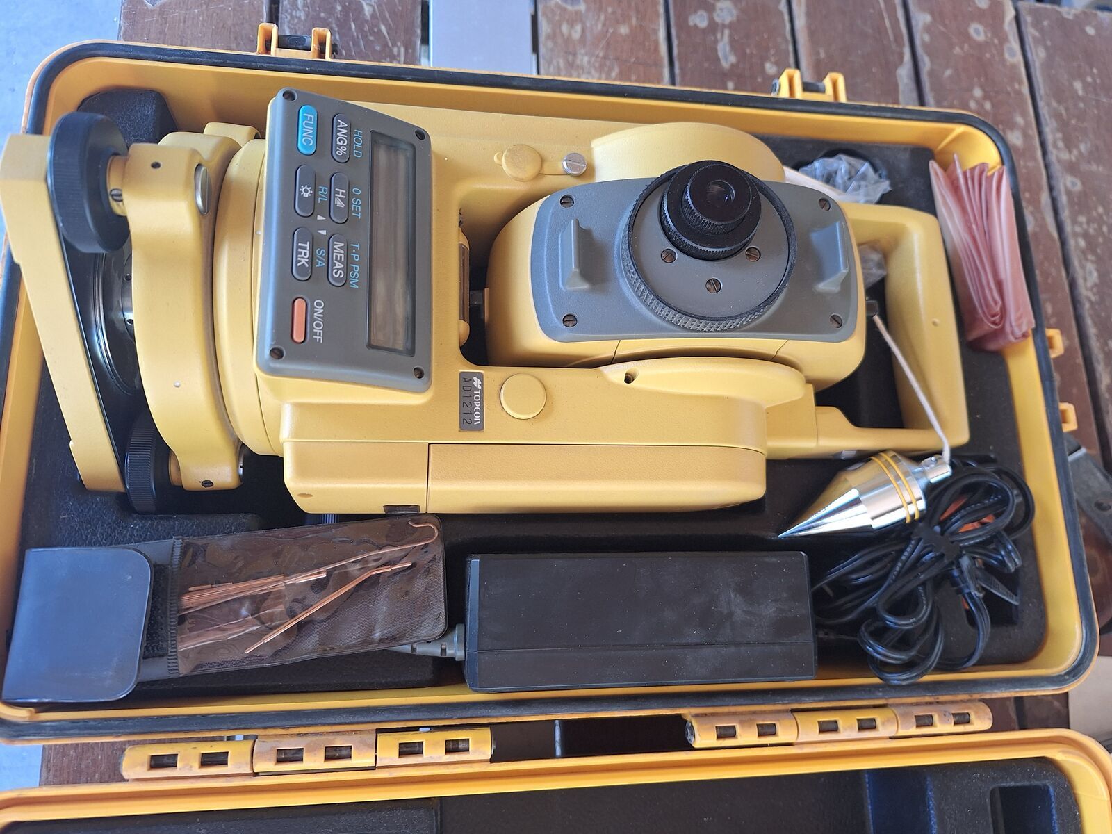 GTS-300 TOPCON ELECTRONIC TOTAL STATION
