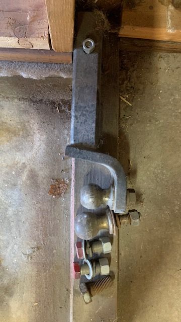 Trailer Hitch w/ 2 bals