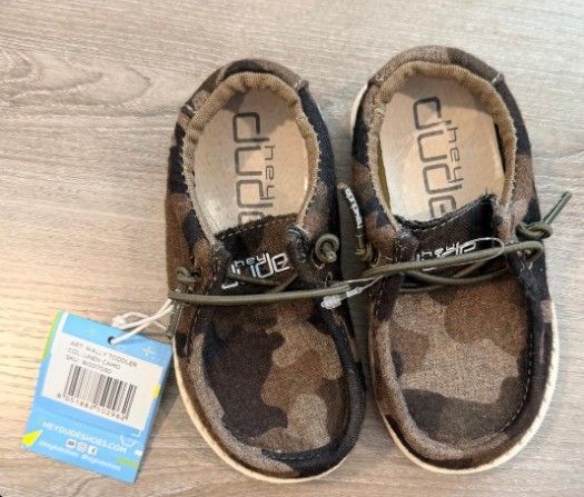 Hey Dude Toddler Shoes Size K6 Camo NEW Boys Slip On Lightweight Sneakers