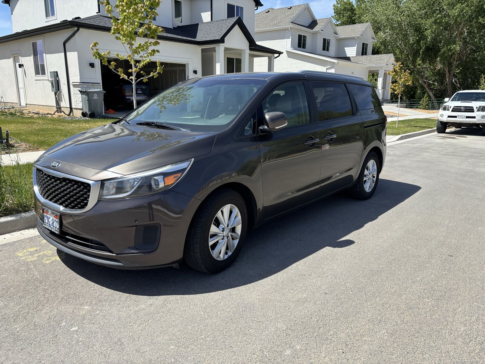 2017 KIA SEDONA LX
