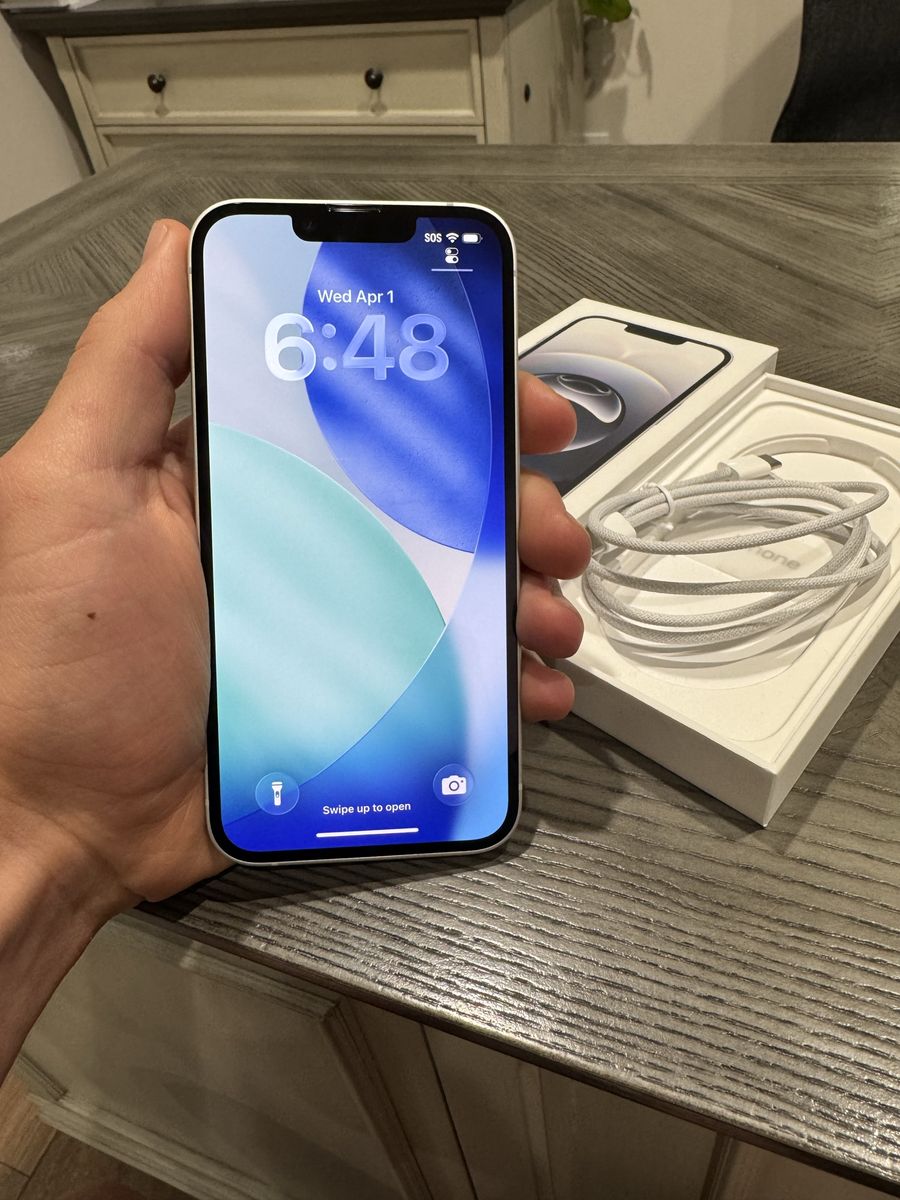 iPhone 16e - Like New In Box - Cricket Wireless