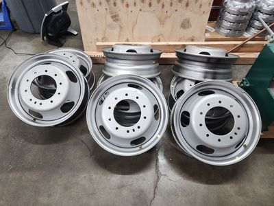 19.5X6 10 lug 225 bolt pattern