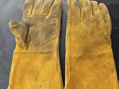 Welding gloves