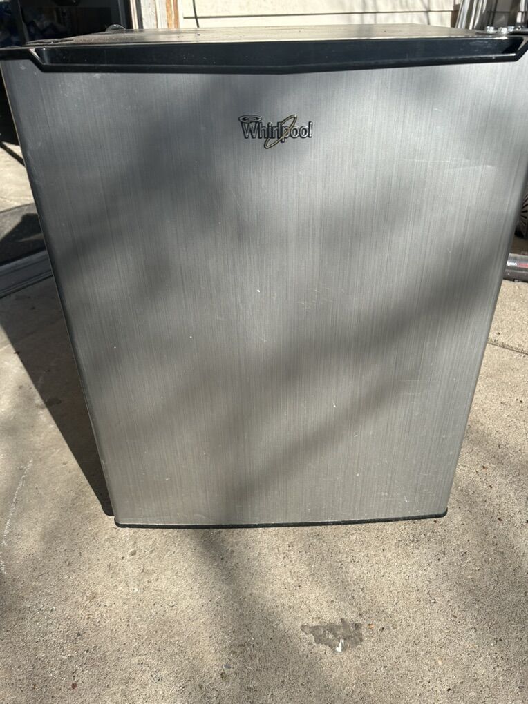 Mini Fridge Whirlpool