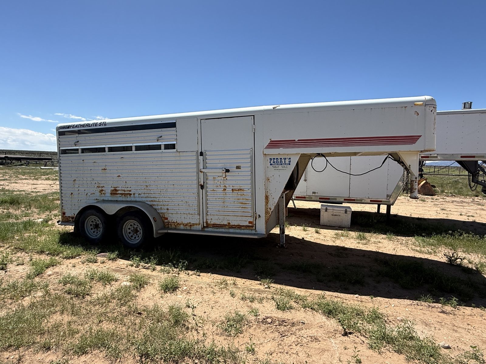 14’ featherlite horse trailer