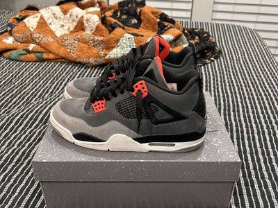Nike Air Jordan 4 Retro Infrared (2022) – Men’s Size 9