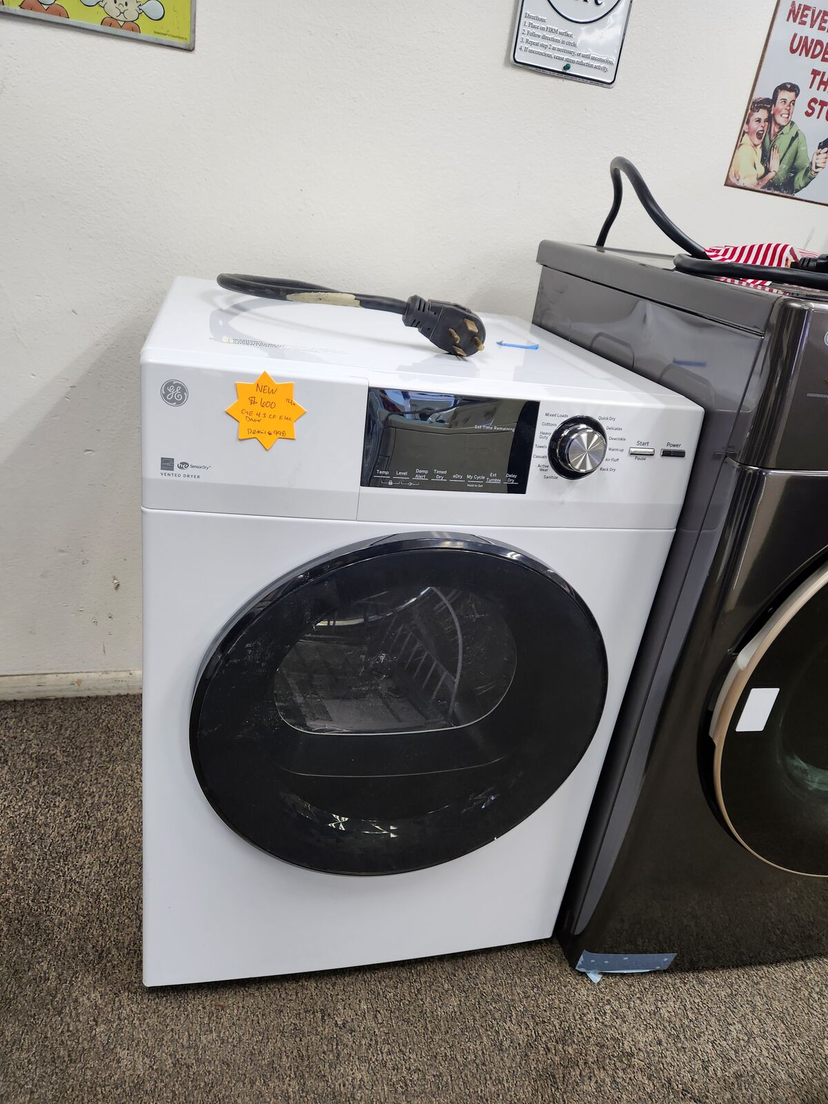 BEAUTIFUL BRAND NEW! GE 4.3 CF FRONTLOAD ELECTRIC DRYER!