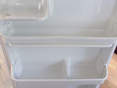 Kenmore Refrigerator – Works Great – Frost Free Freezer