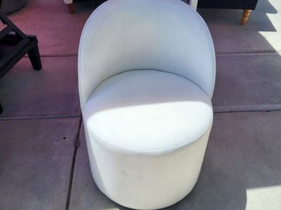 Qty-1 Velvet Swival Chair
White*