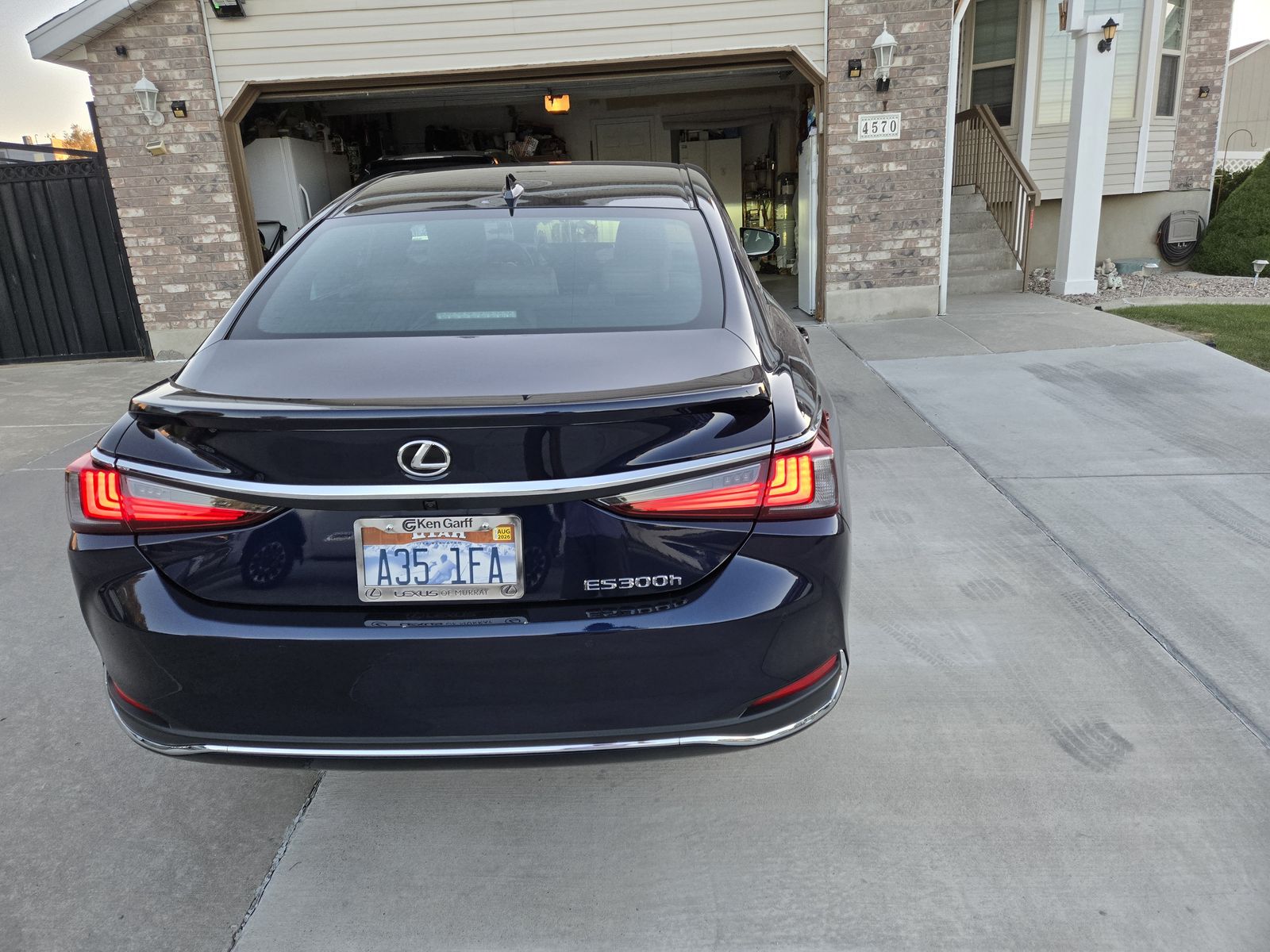 2025 Lexus ES 300h Ultra Luxury