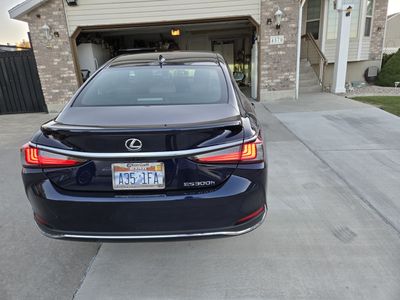 2025 Lexus ES 300h Ultra Luxury