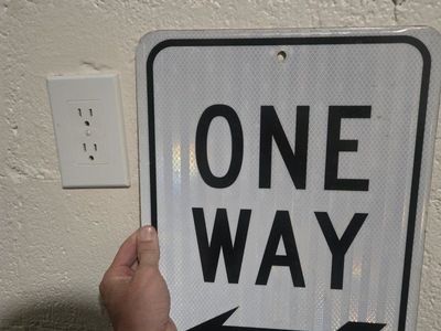 Reflective Aluminum ONE WAY Left Arrow Metal Traffic Sign
