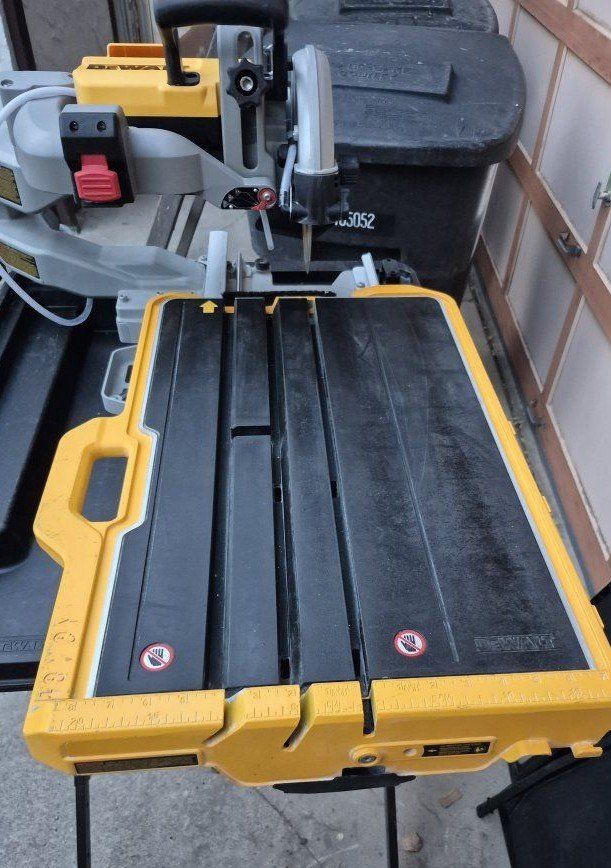DEWALT D36000 10-inch Wet Tile Saw with Everything!