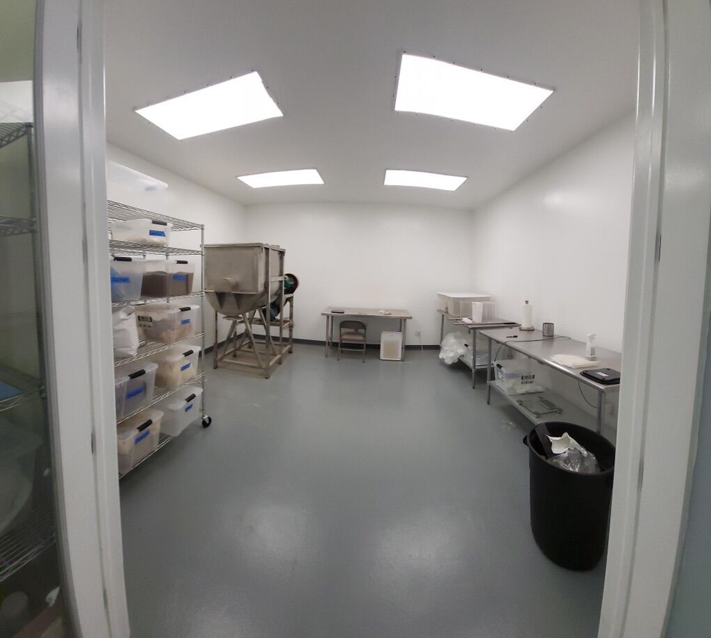 GMP & USDA CERTIFIED + Clean Room