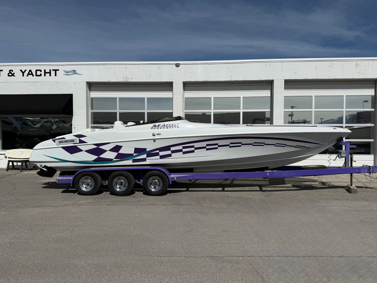 1997 29' Magic Wizard Open Bow/Cuddy