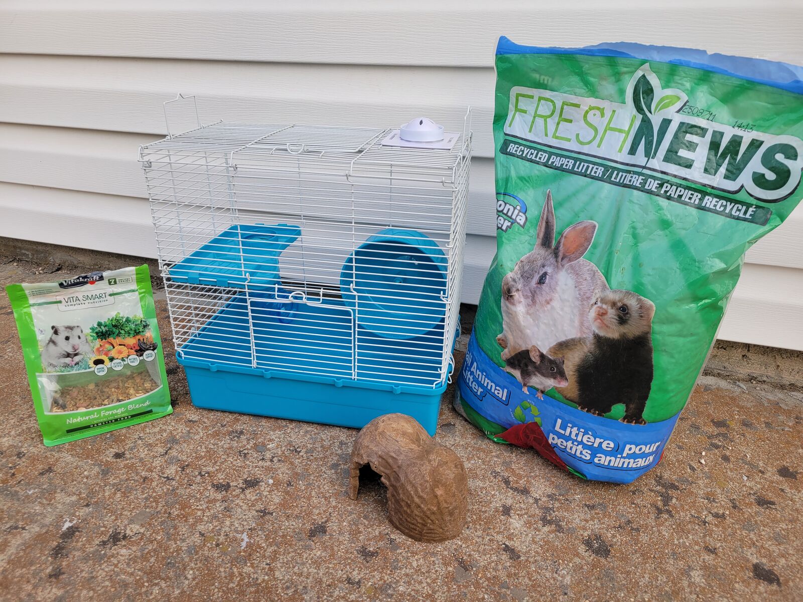 2 Story Hamster / mouse Cage comes with shelf, wheel, bedding, food, house
