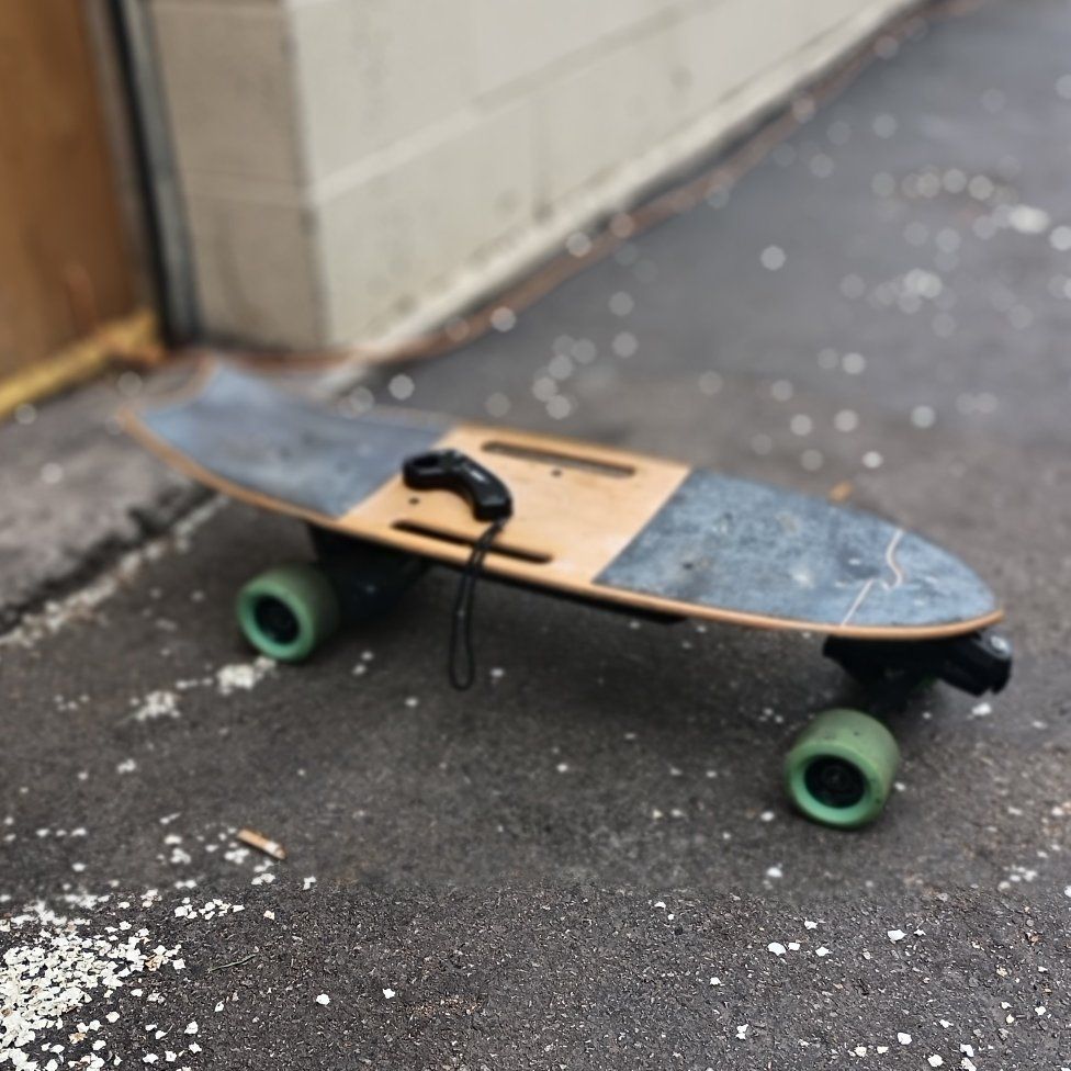 riptide r1 elite electric skateboard