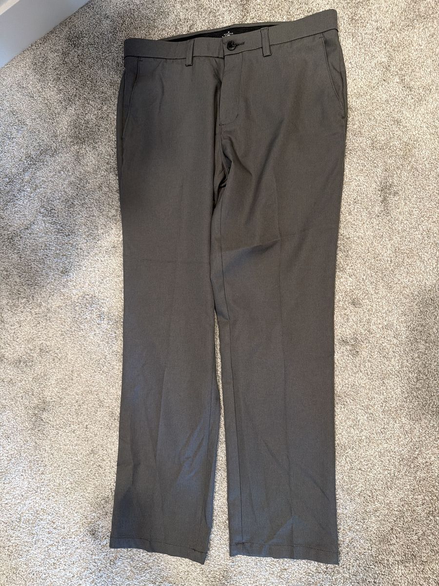 Haggar H26 Men's Gray Flat Front Dress Pants - Waist 34, Inseam 30