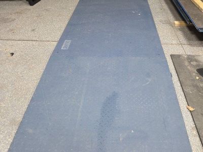 Pallet scale with ramp