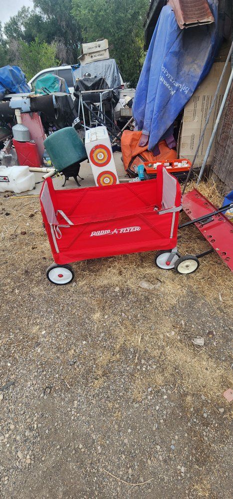 Red Flyer Collapsible Wagon