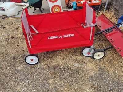 Red Flyer Collapsible Wagon