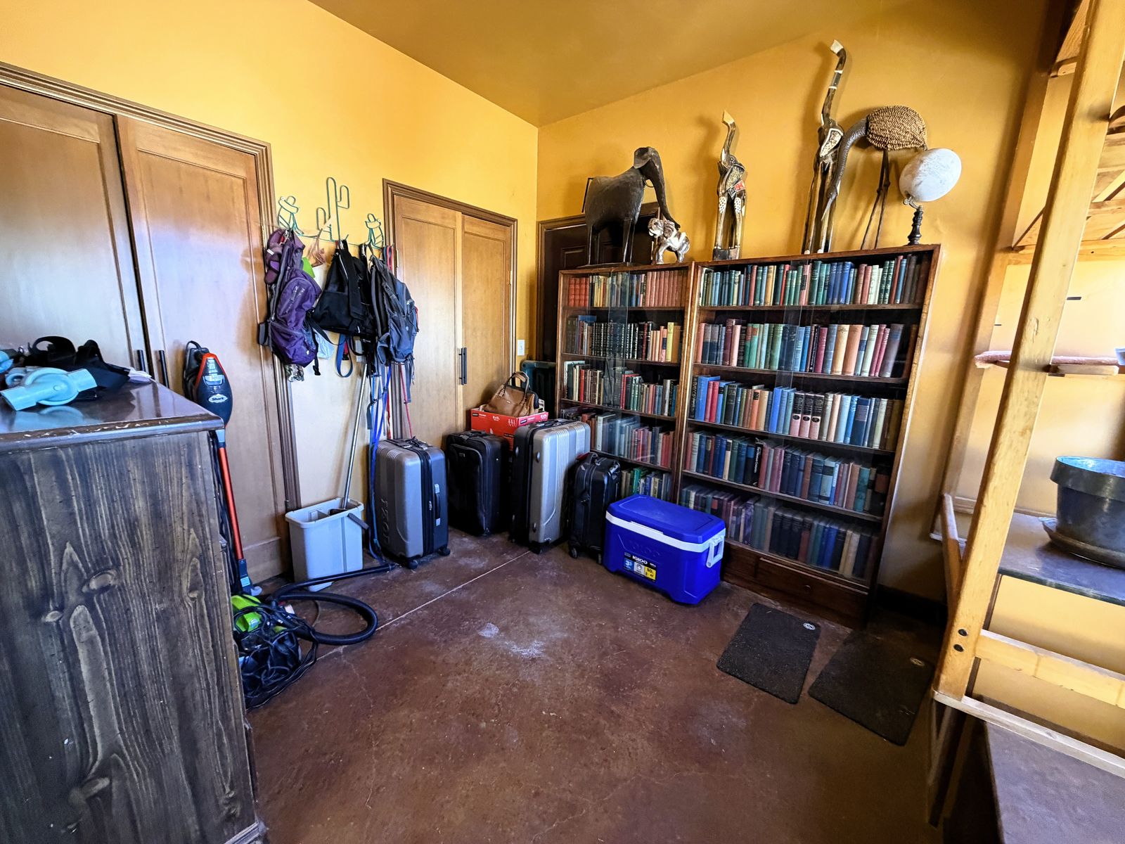 Main image 17