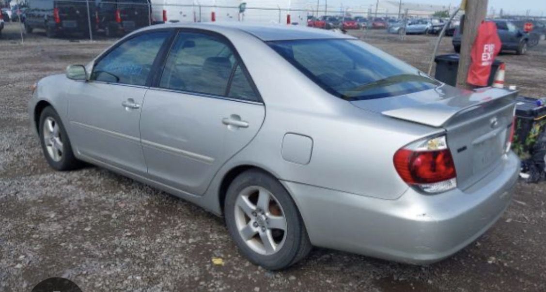 2005 Toyota Camry LE V6