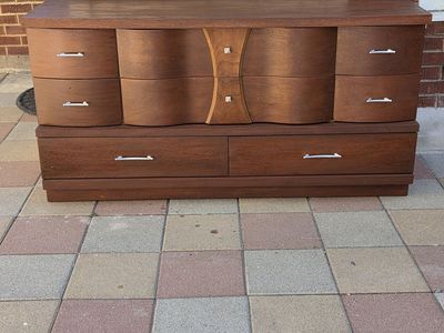 Vintage Mid-Century 8 Drawer Dresser