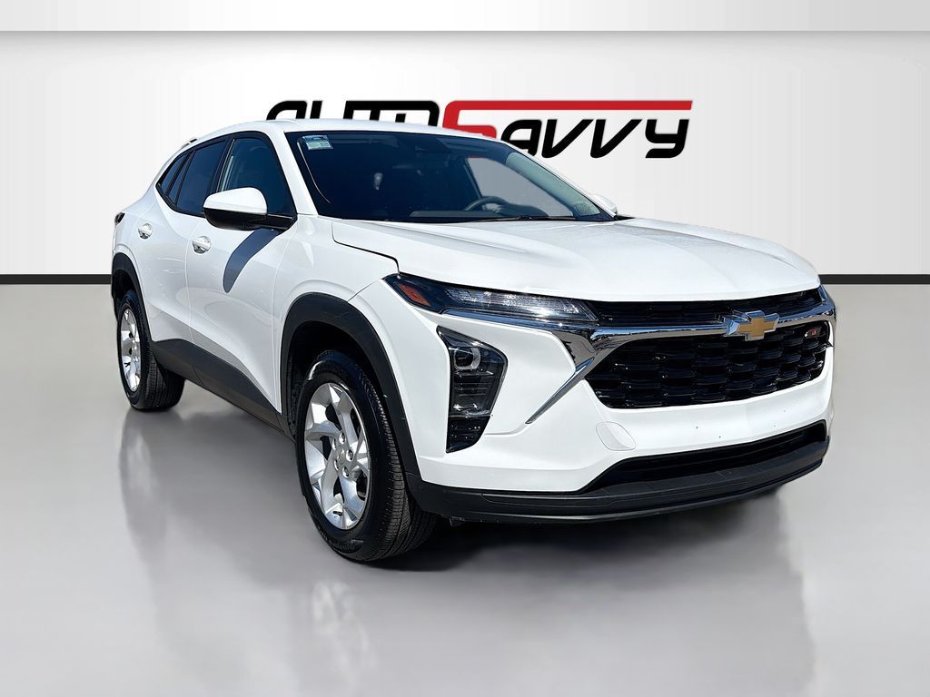 2025 Chevrolet Trax LS