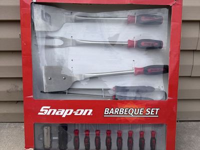 Snap-on Barbecue BBQ Grilling Utensil Set with Screwdriver Handle Design New in Box