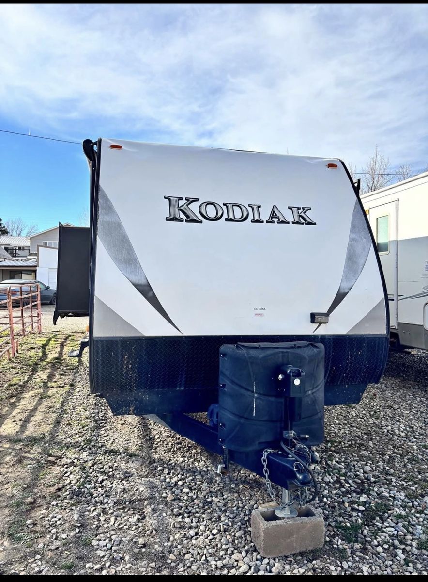 33' Bumper Pull Travel Trailer