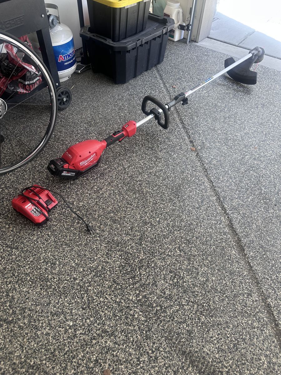Milwaukee M18 Fuel XC8.0 ElectrIc Weed Trimmer