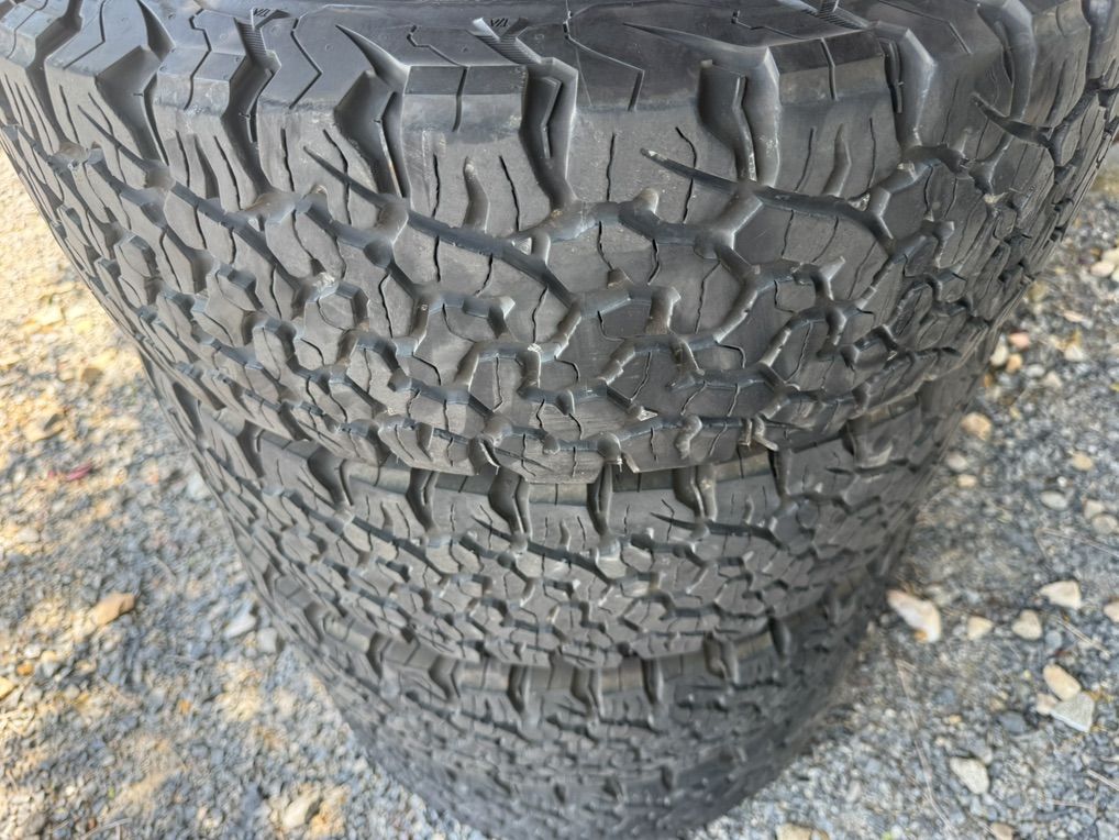 4 Used Tires LT 225/65R17