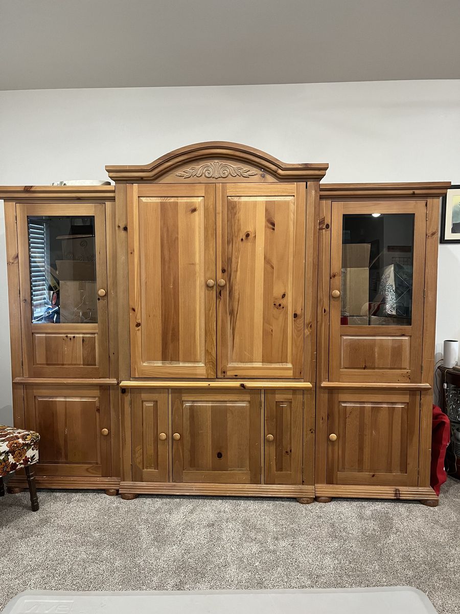 Entertainment Center (hutch)